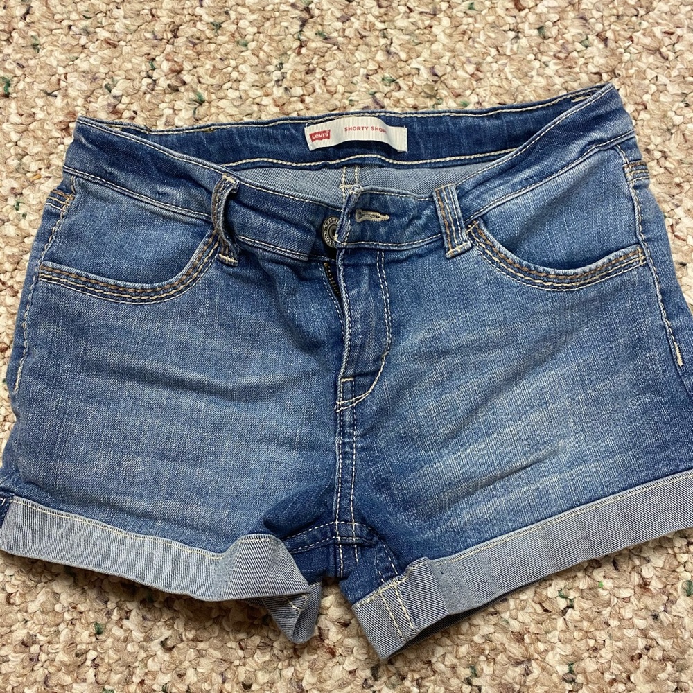 Shortie Levi shorts
